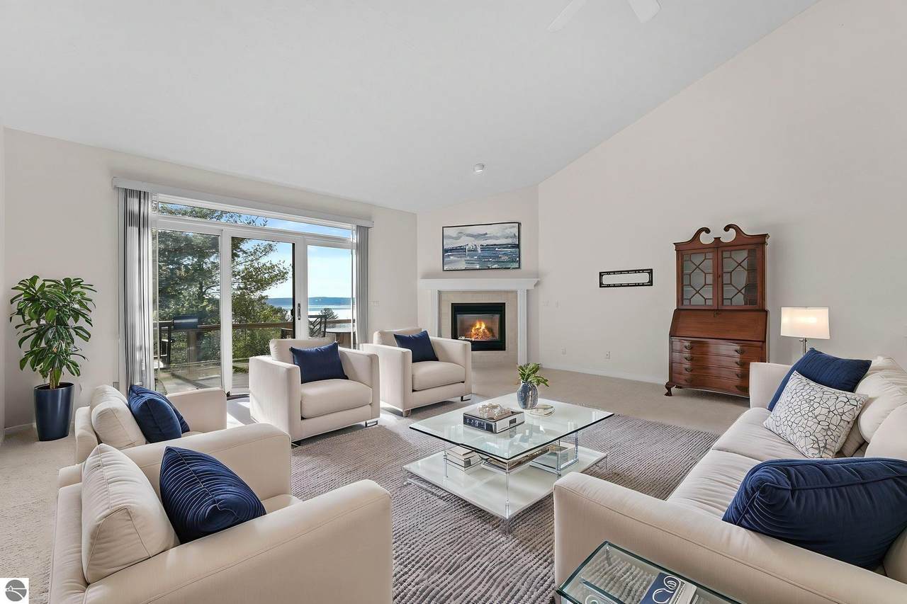 6286 Red Fox Run - Photo 1