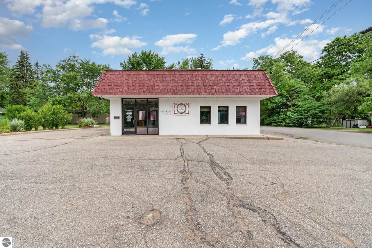 725 Center - Photo 1