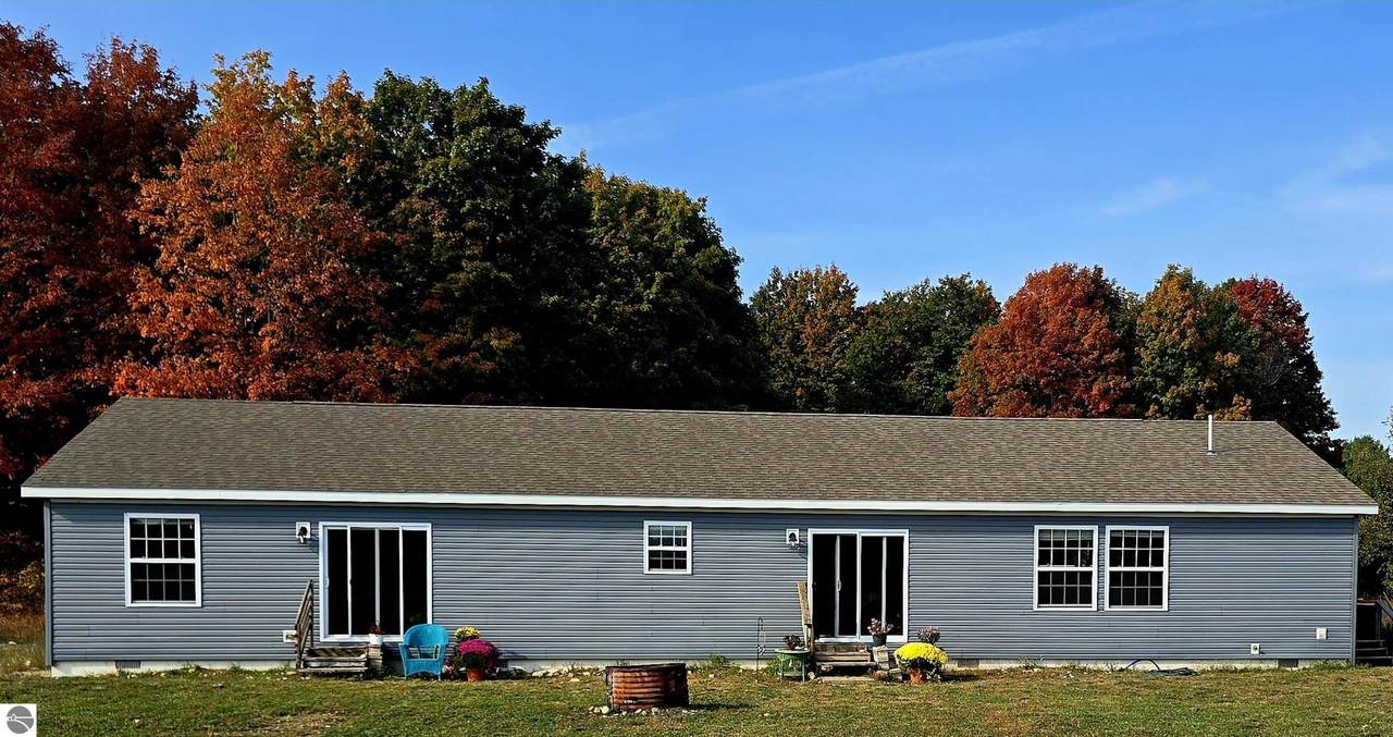 303 Westwood Road, Nw - Photo 1