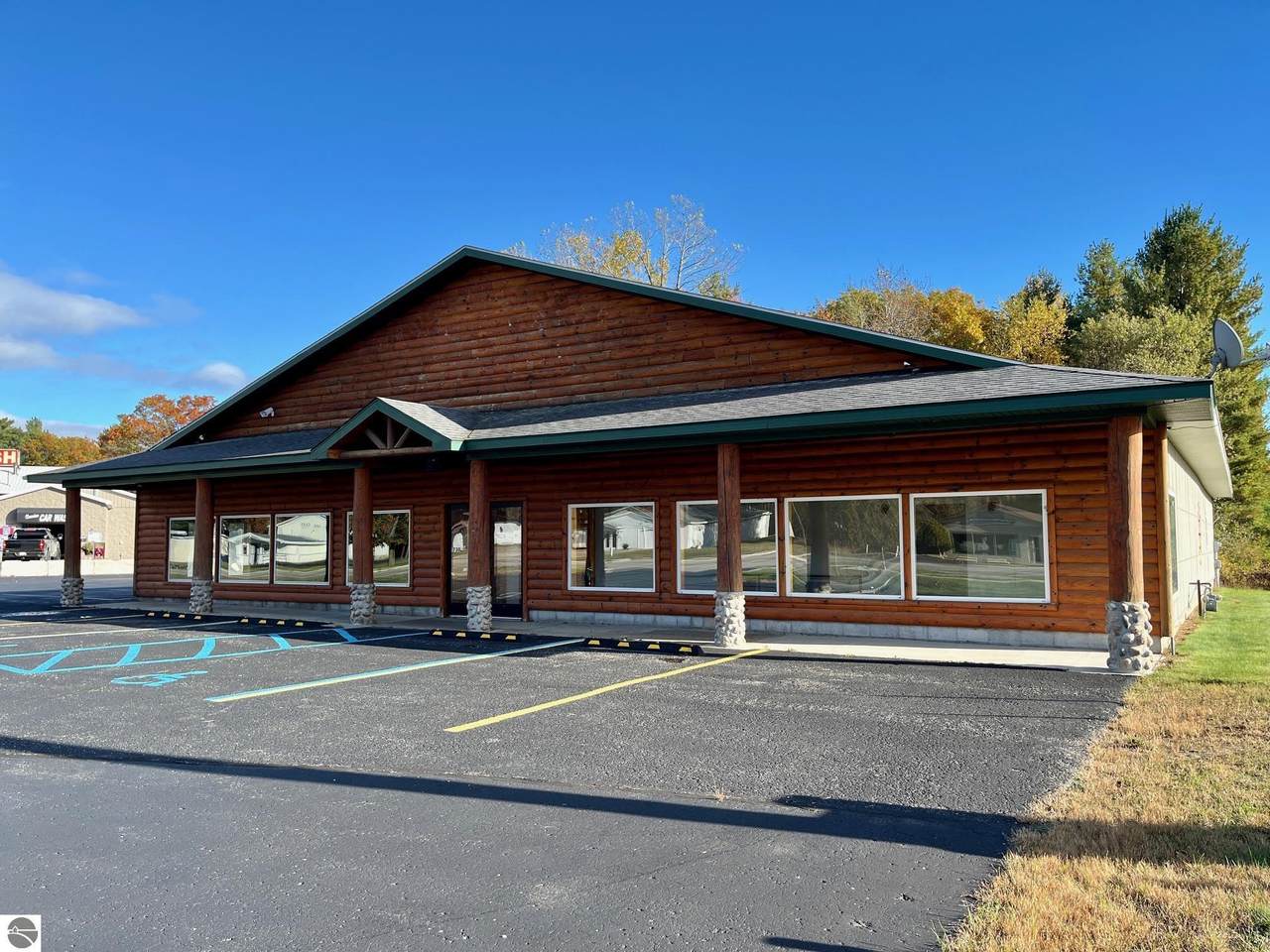 1730 Us-23 - Photo 1