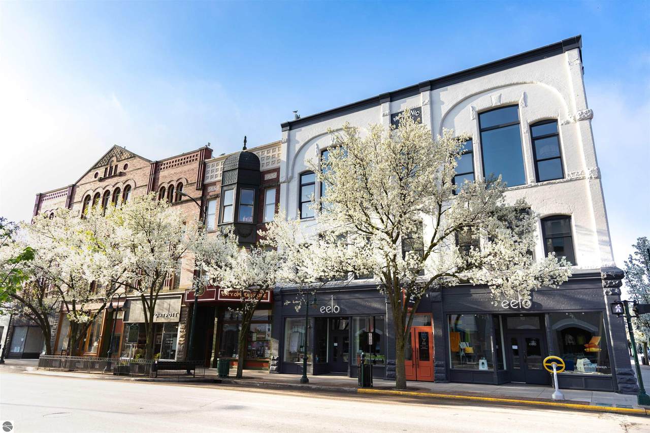 100 Front Street - Photo 1