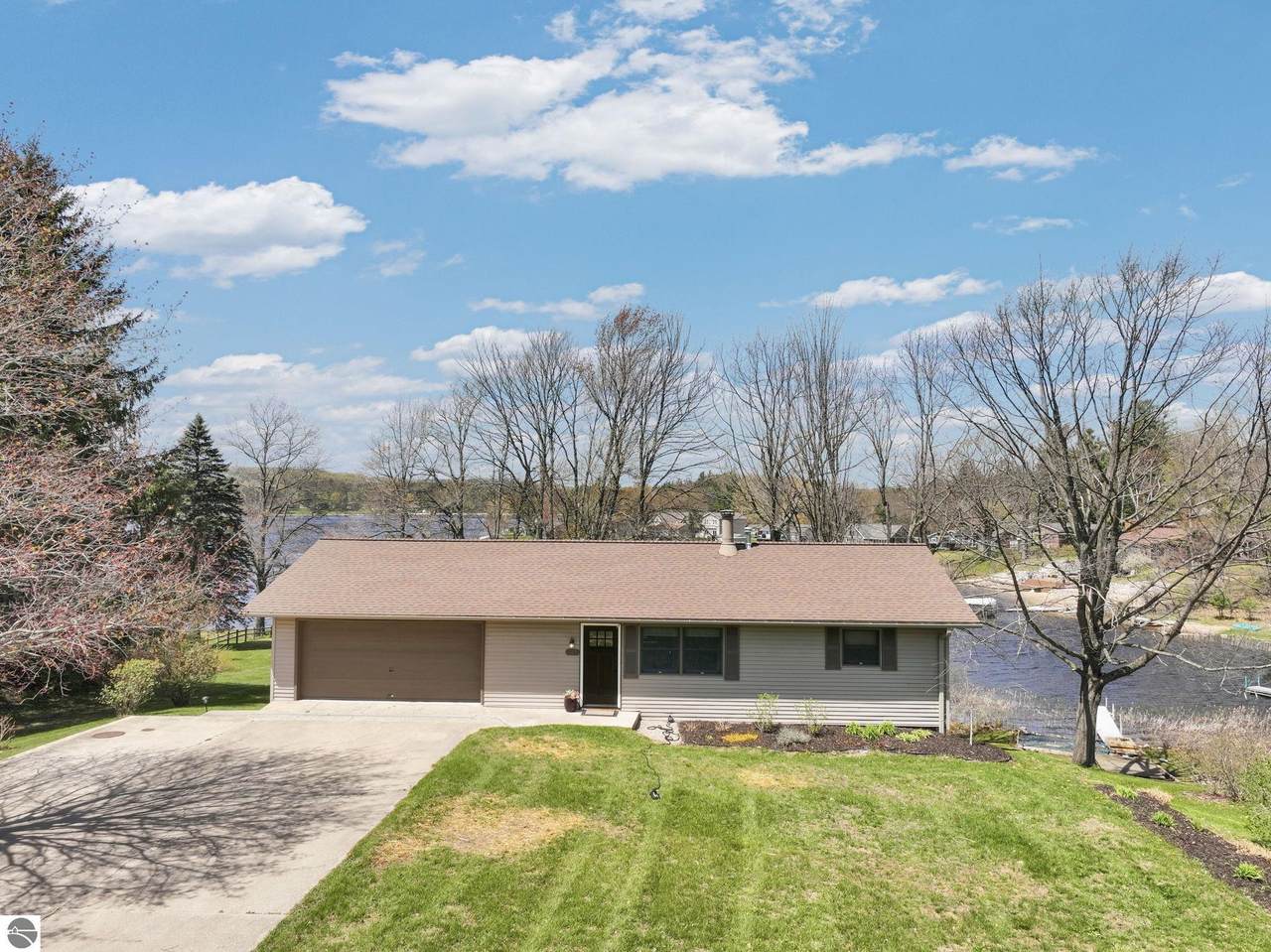 9561 Peterson Drive - Photo 1