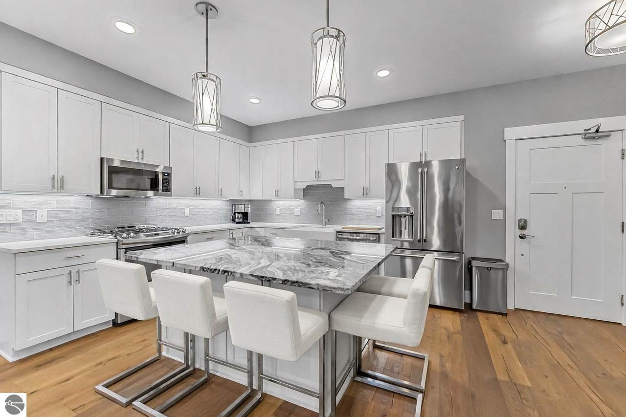 215 Washington Street - Photo 1