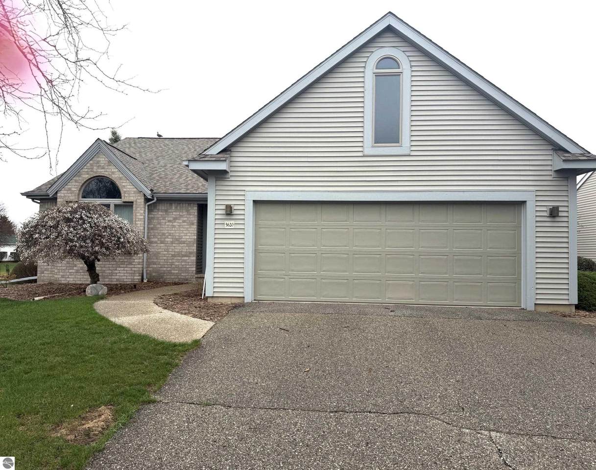 5620 Spring Knoll Drive - Photo 1