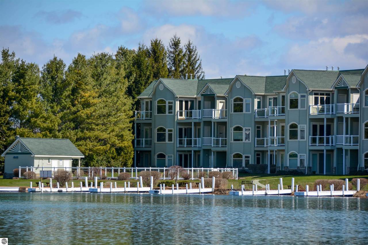 110 Ames Street - Photo 1