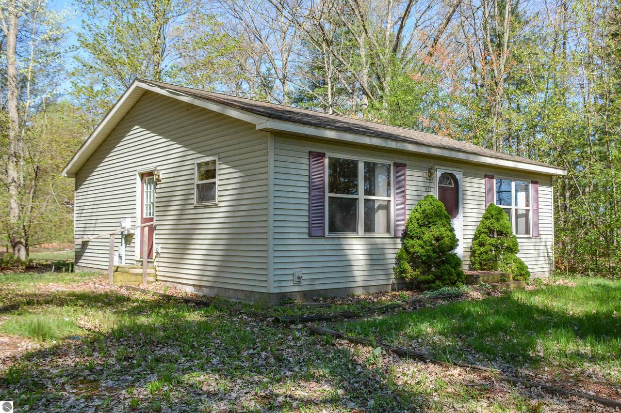 857 Maryjo Drive - Photo 1