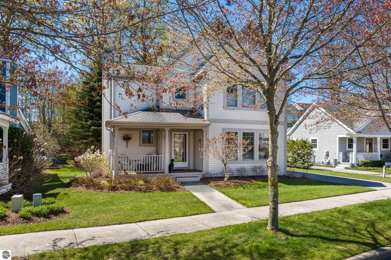 707 Lake Park Drive - Photo 1