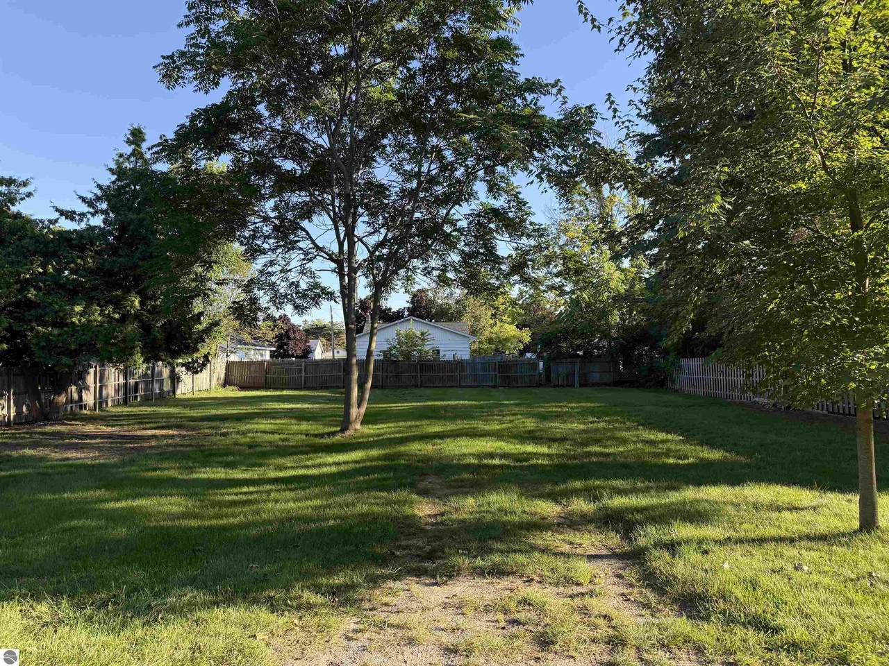 406 Lincoln Avenue - Photo 1