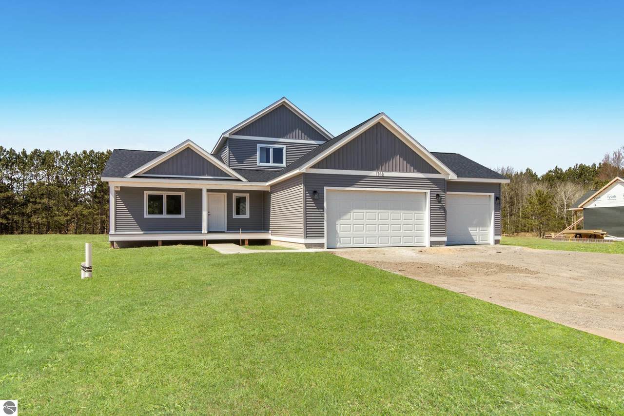 1718 Mary Lou Manor - Photo 1