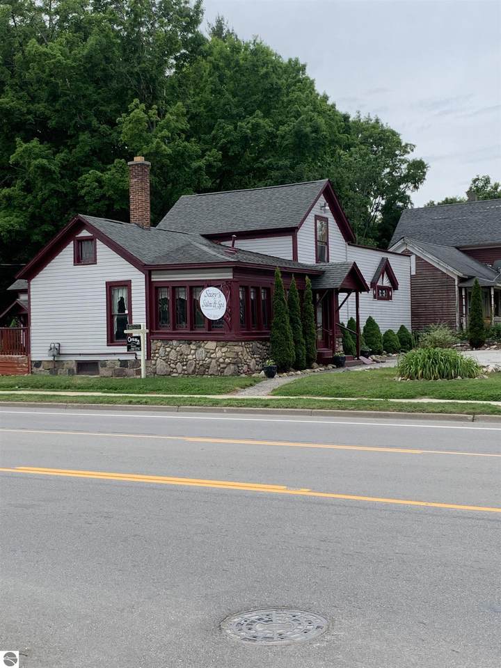 190 Oak Street - Photo 1