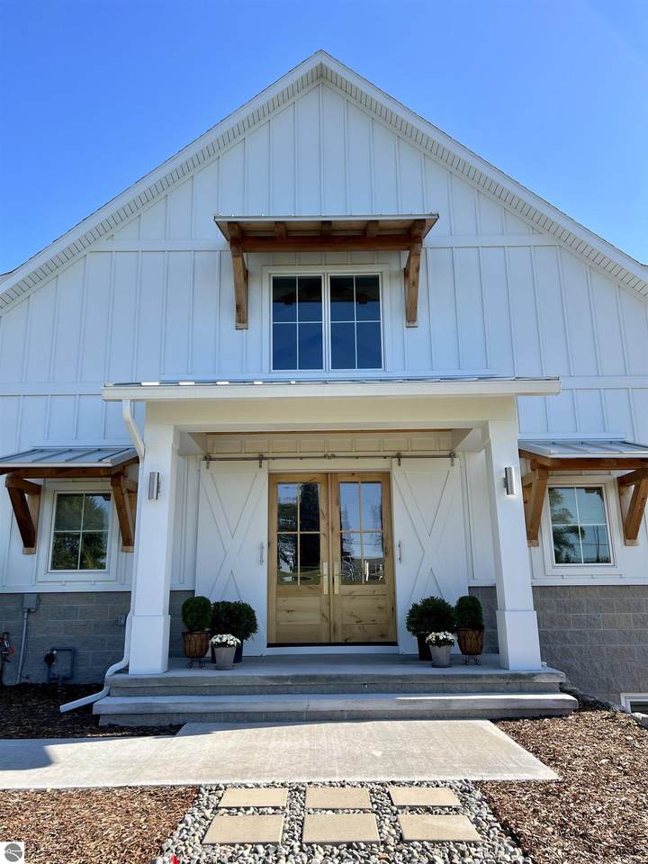 16248 Center Road - Photo 1