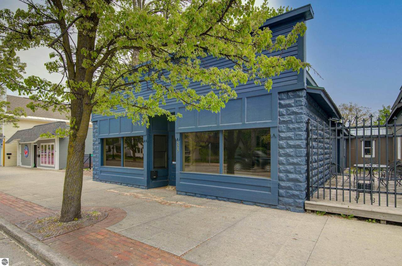 525 Union Street - Photo 1