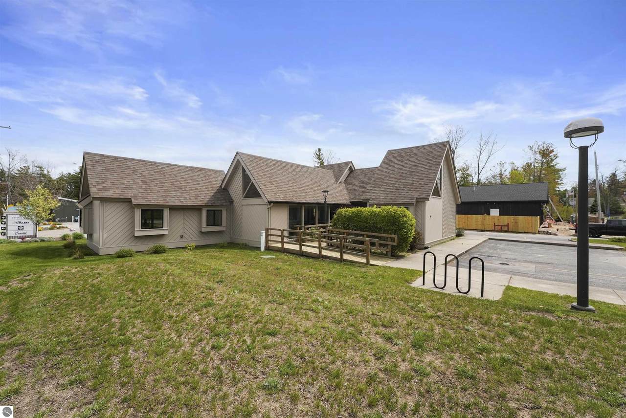 5955 Oak Street - Photo 1