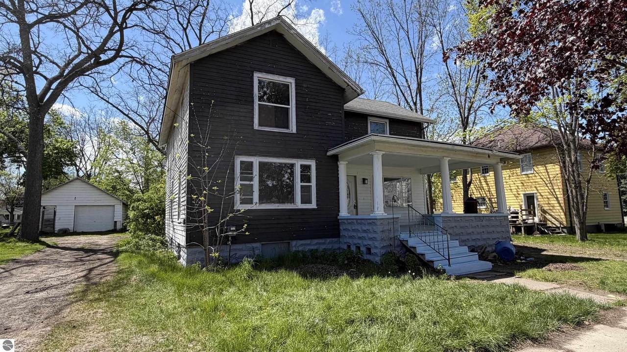 108 Pine - Photo 1