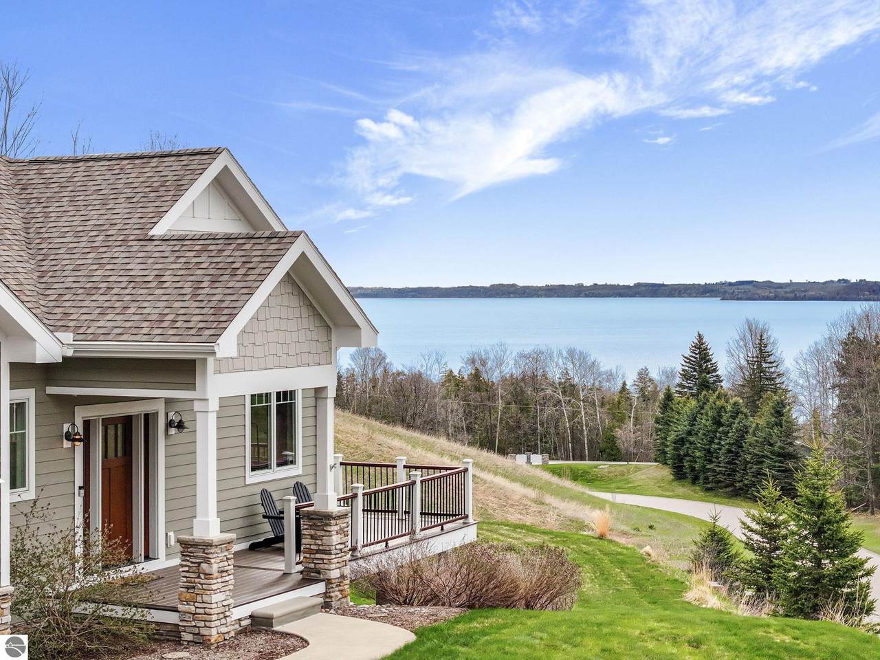 6790 Rolling Hills Drive - Photo 1