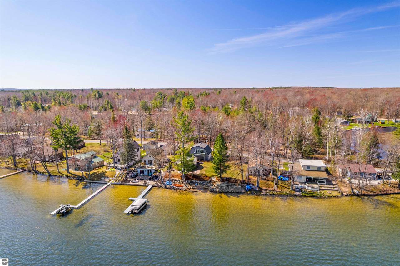 7609 Shore Drive Ne - Photo 1