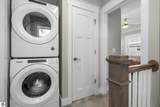 1021 Front - Photo 10