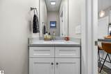 1021 Front - Photo 6