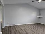 711 Sawyer - Photo 12