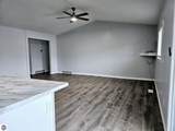 711 Sawyer - Photo 13