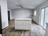 711 Sawyer - Photo 15
