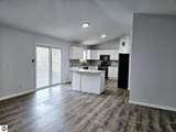 711 Sawyer - Photo 17