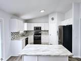 711 Sawyer - Photo 6