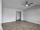 711 Sawyer - Photo 9