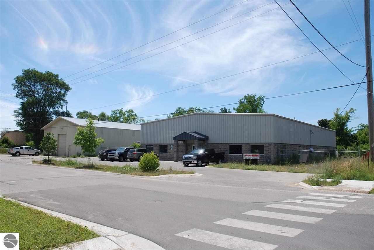 520 Wellington Street - Photo 1