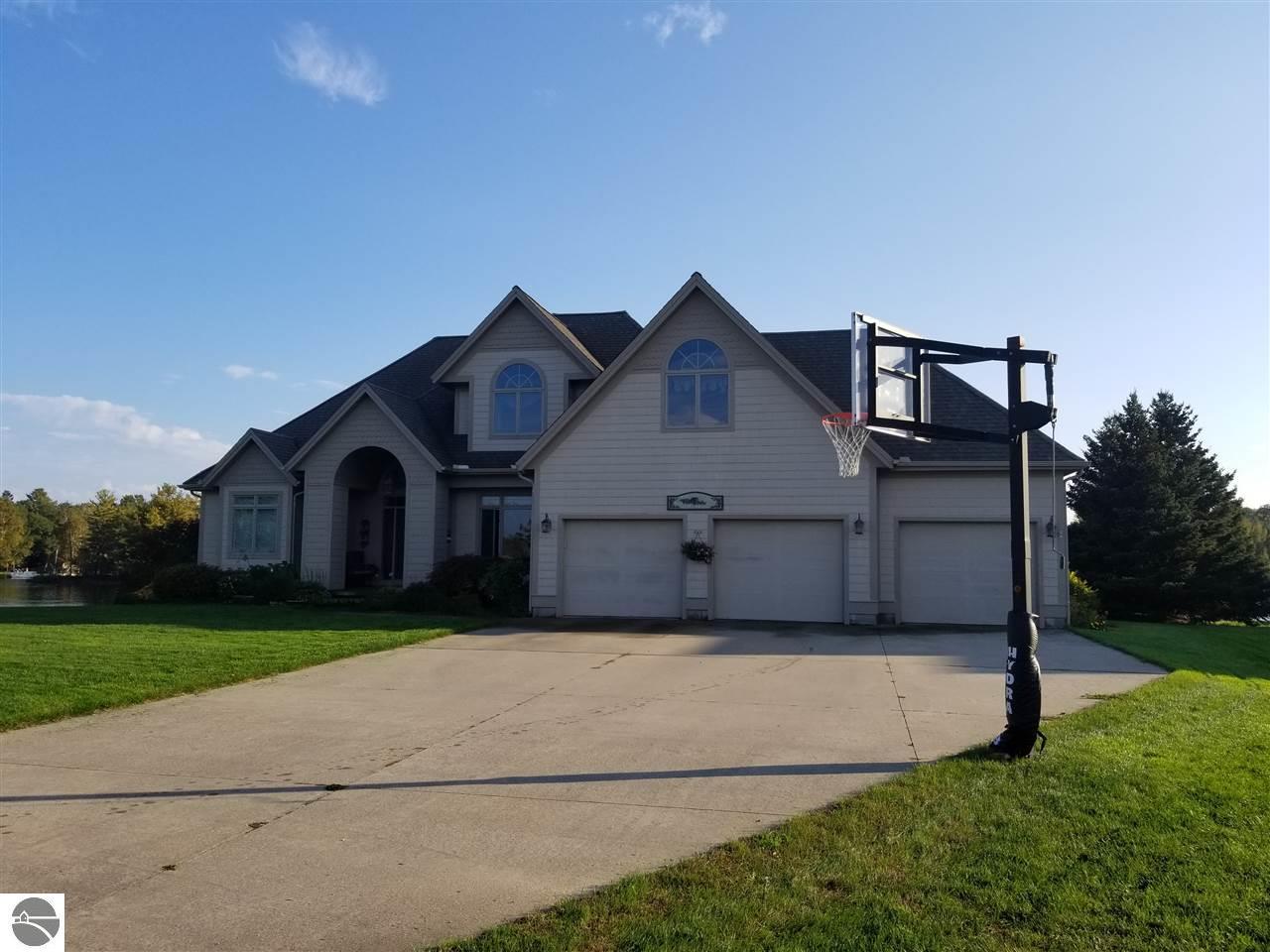 7255 Shoreview - Photo 1