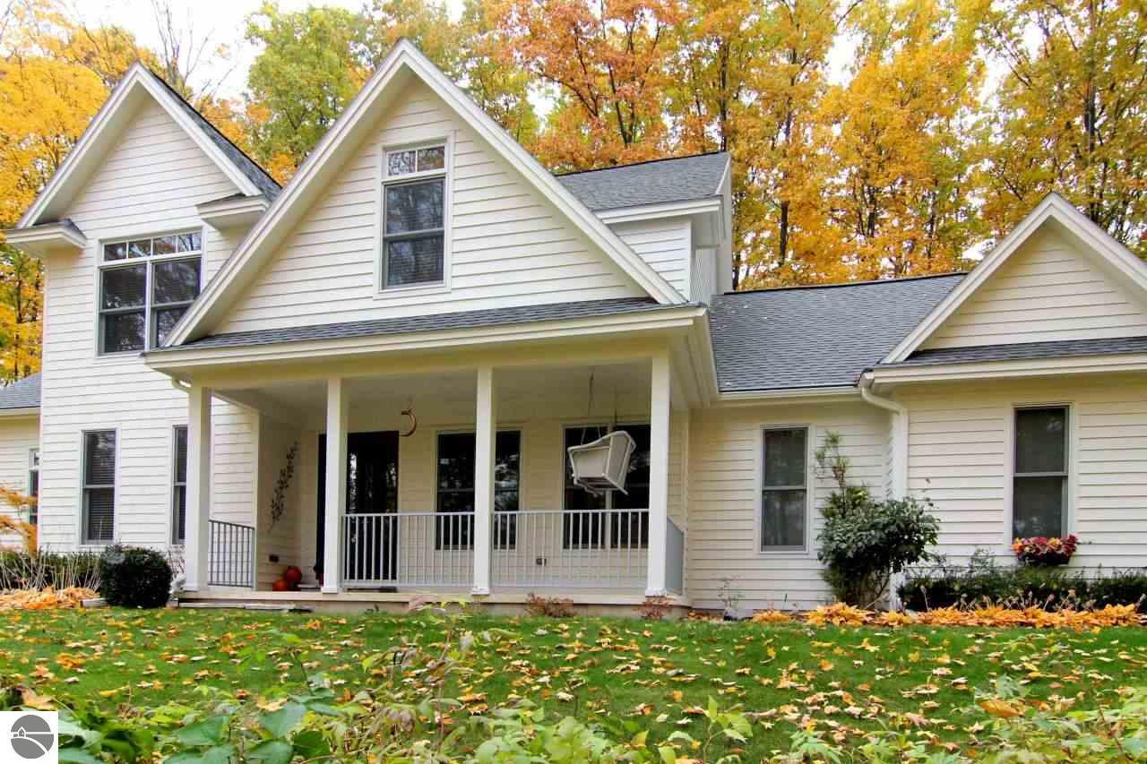10487 Oakridge - Photo 1