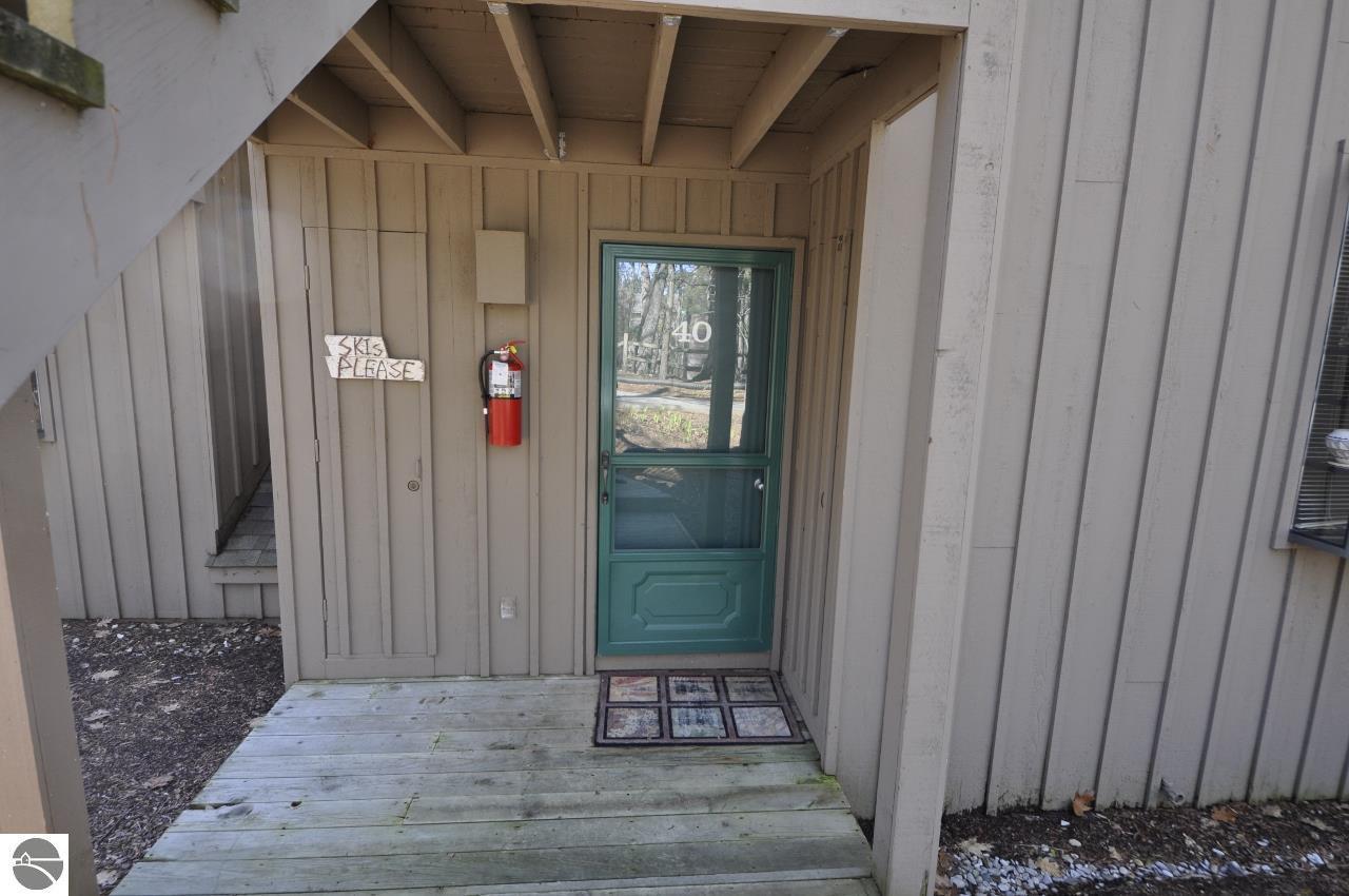 40 Hawks Nest - Photo 1