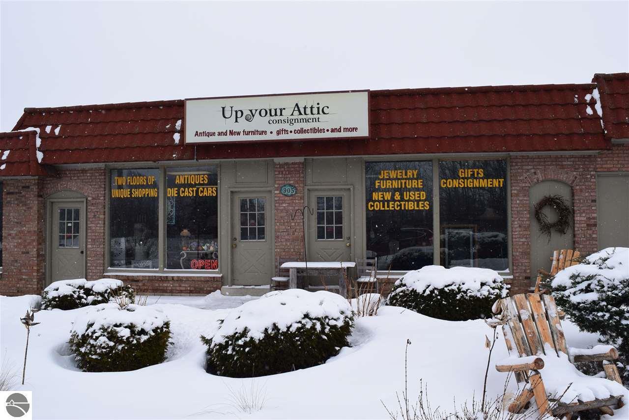 905 Woodmere Avenue - Photo 1