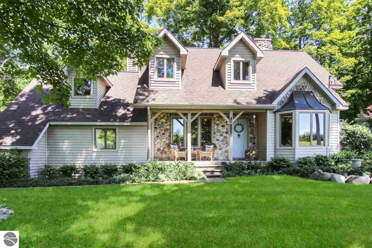 8497 Lakeview Hills Road - Photo 1
