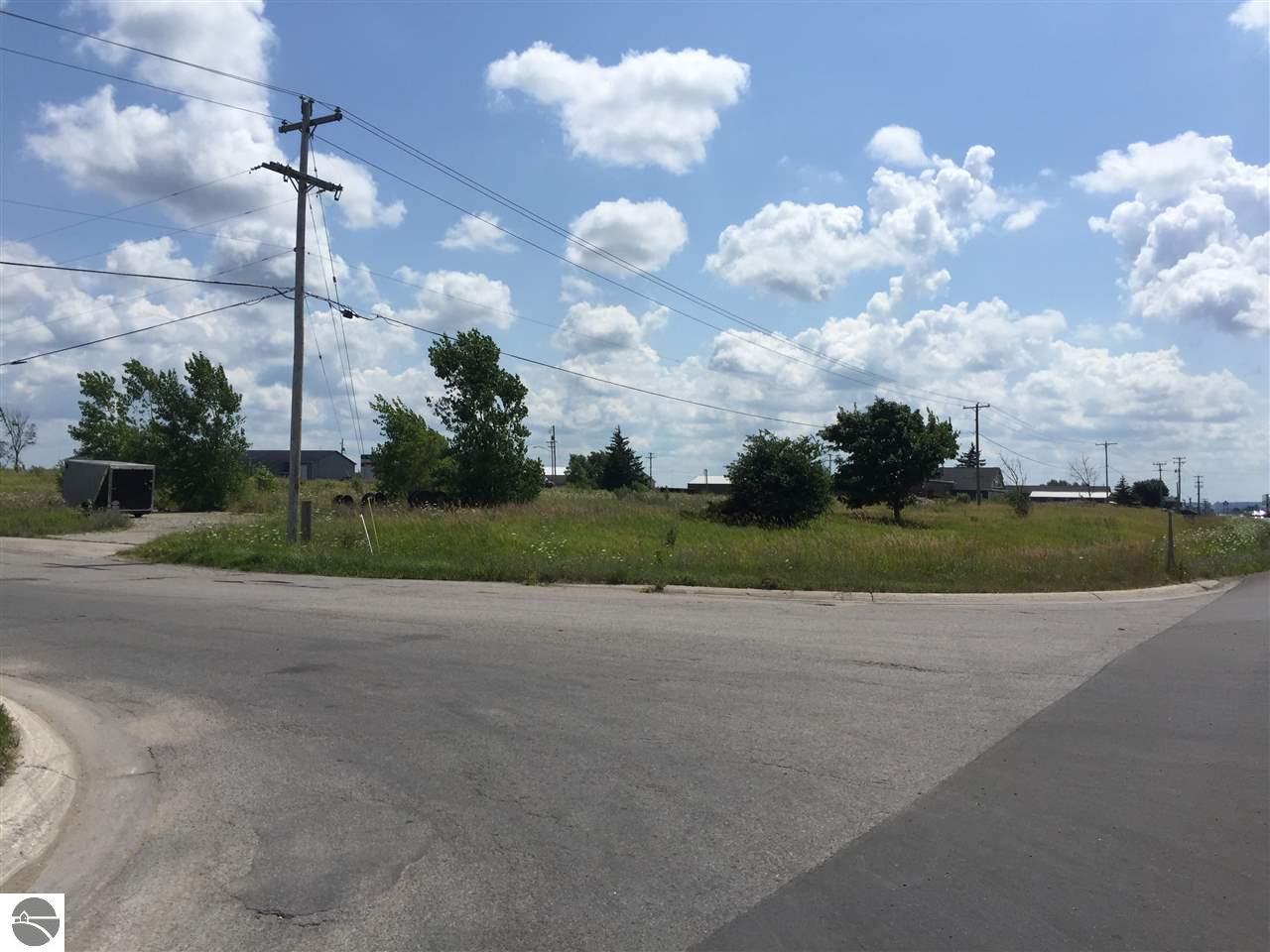 876 Us-31 - Photo 1