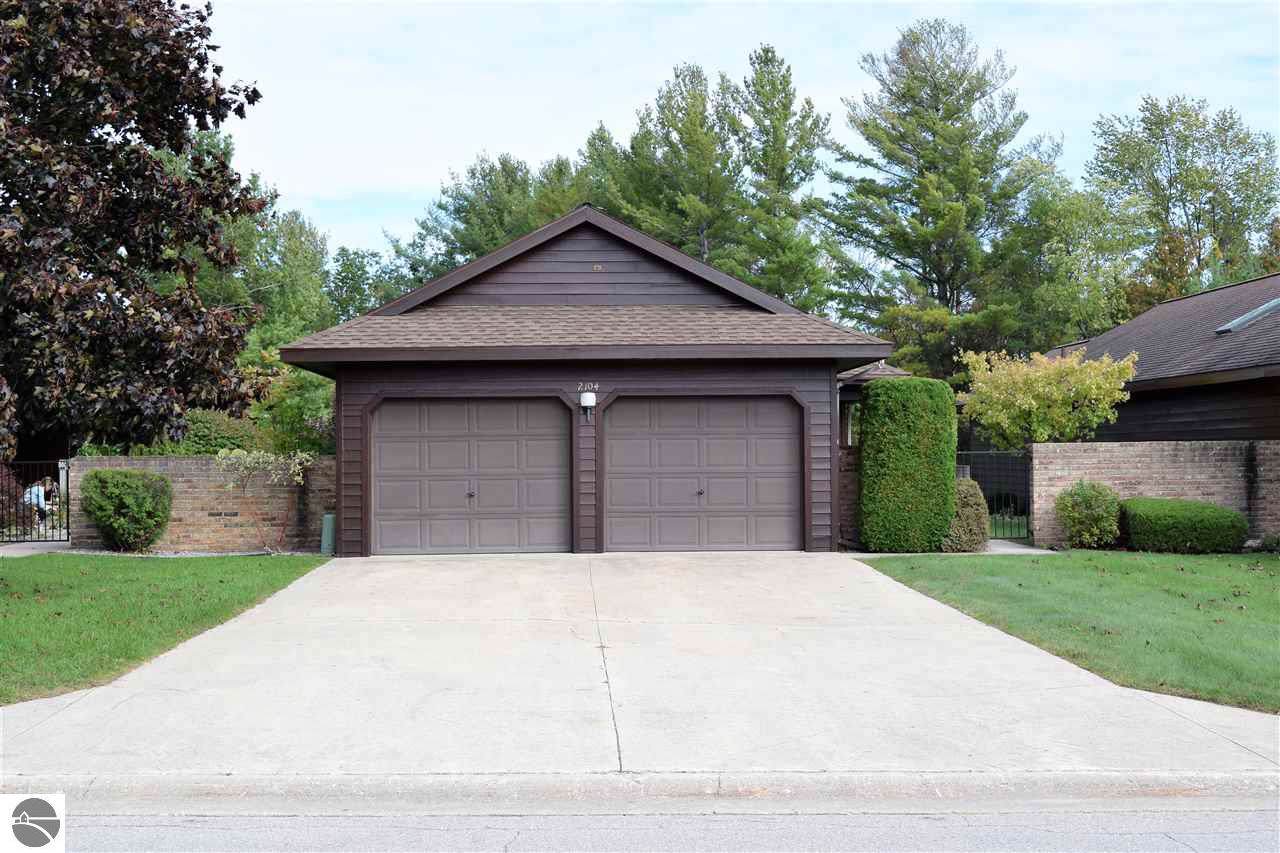 2104 Hammond Place E - Photo 1 2104 Hammond Place E - Photo 1