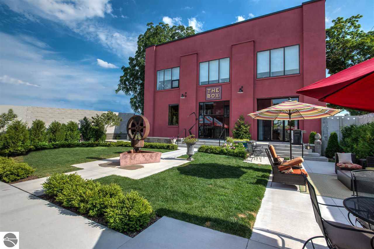 425 Boardman Avenue - Photo 1