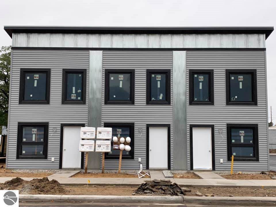 508 Hastings - Photo 1