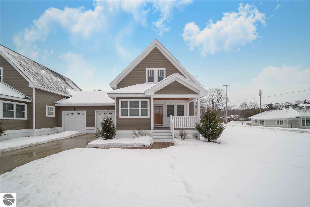 121 Grand Avenue - Photo 1