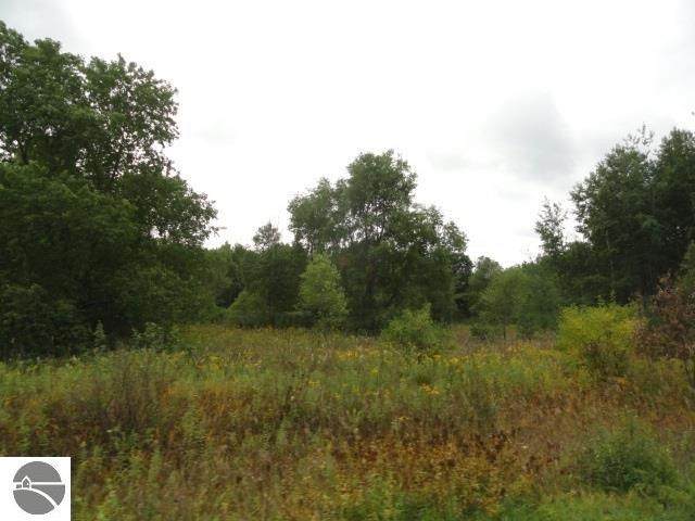 1043 Queensway Drive - Photo 1