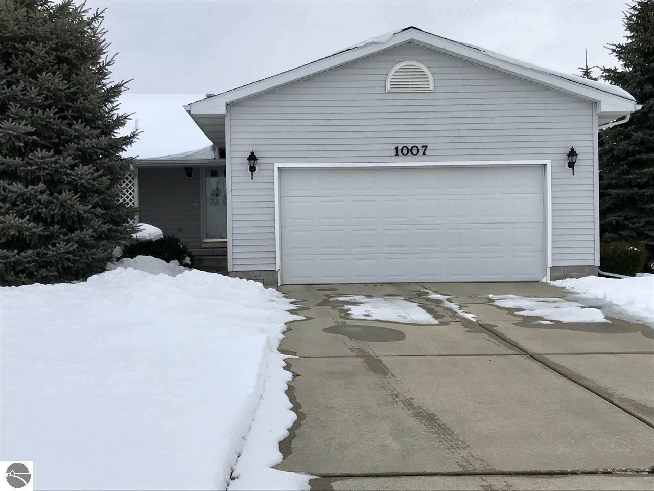 1007 Sweeney Street - Photo 1