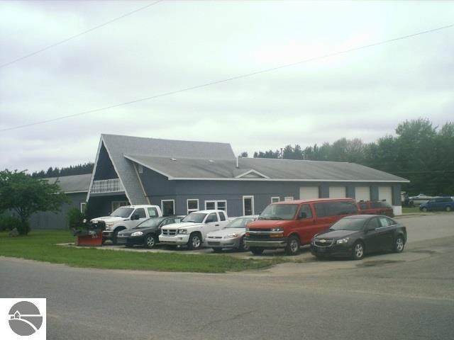 731 Cayuga - Photo 1
