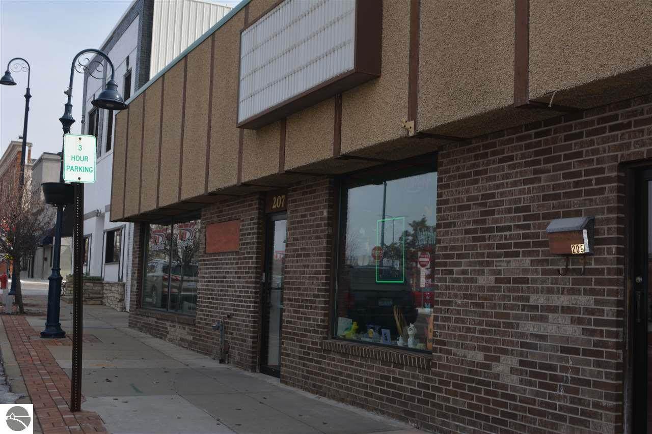 207 Broadway - Photo 1