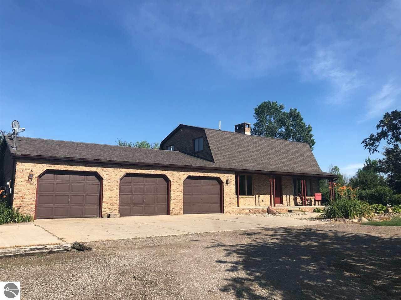 287 Charles - Photo 1