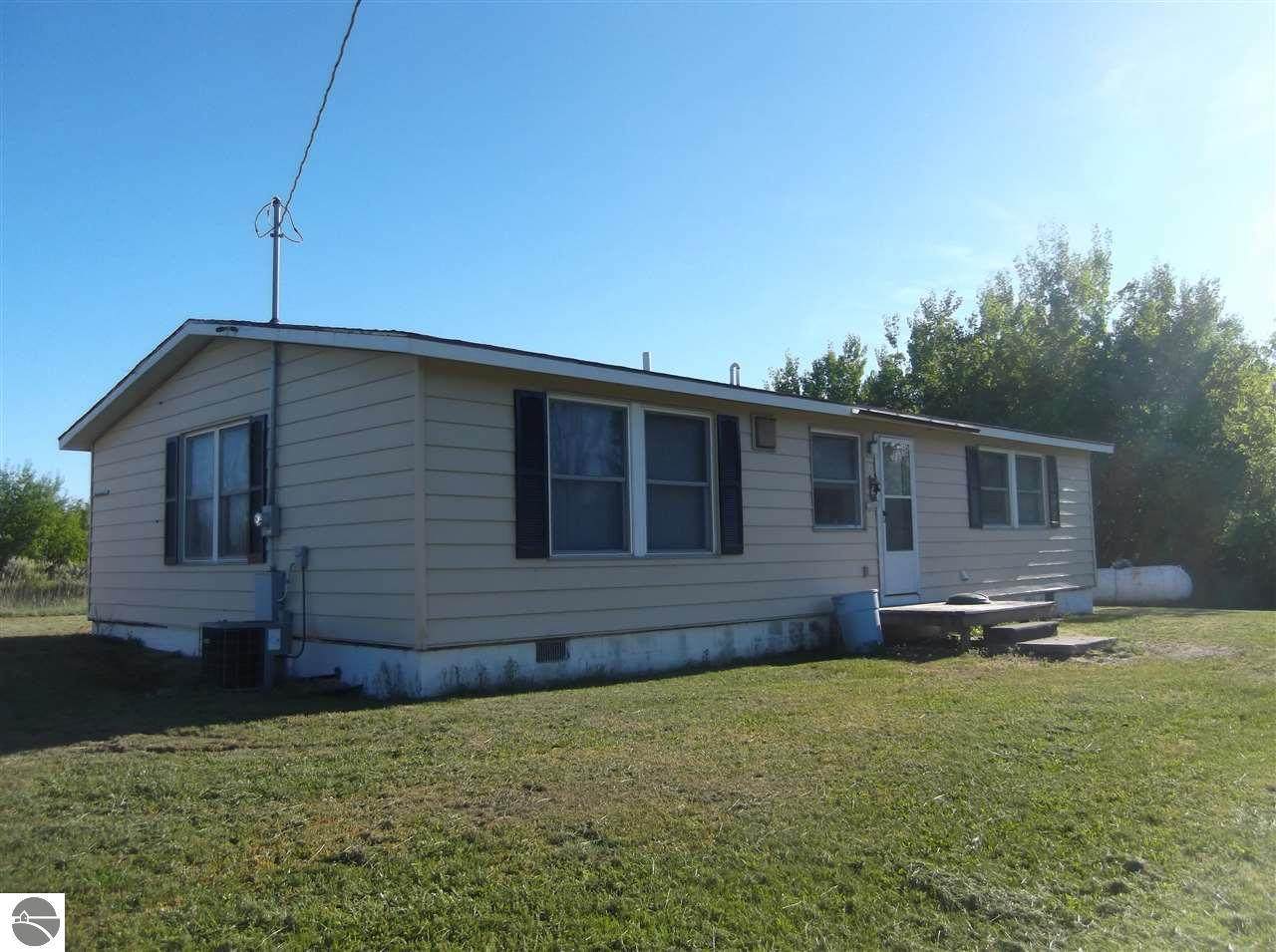 2104 M-65 - Photo 1