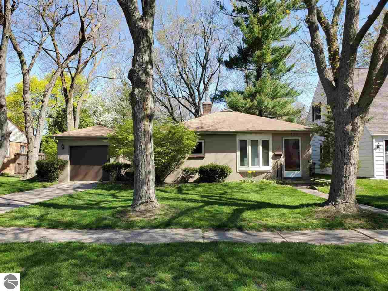 1041 South Drive - Photo 1