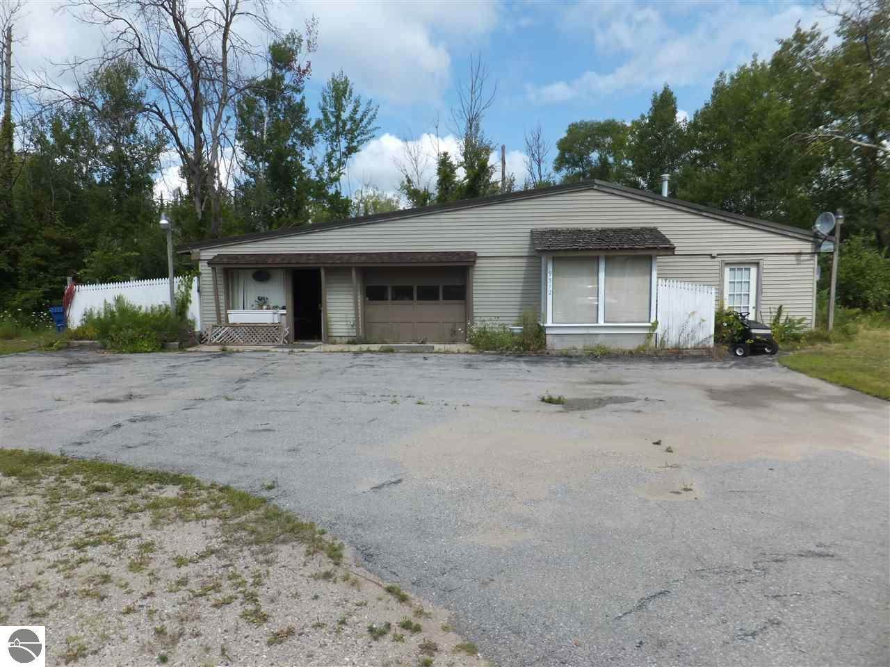 9512 Honor Highway - Photo 1
