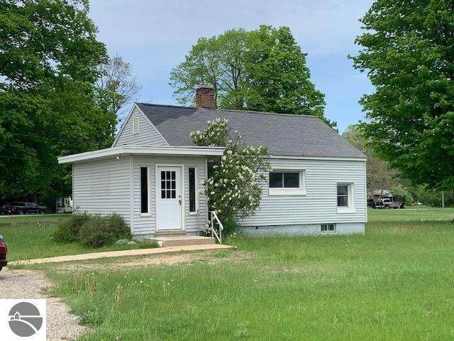407 Maple - Photo 1