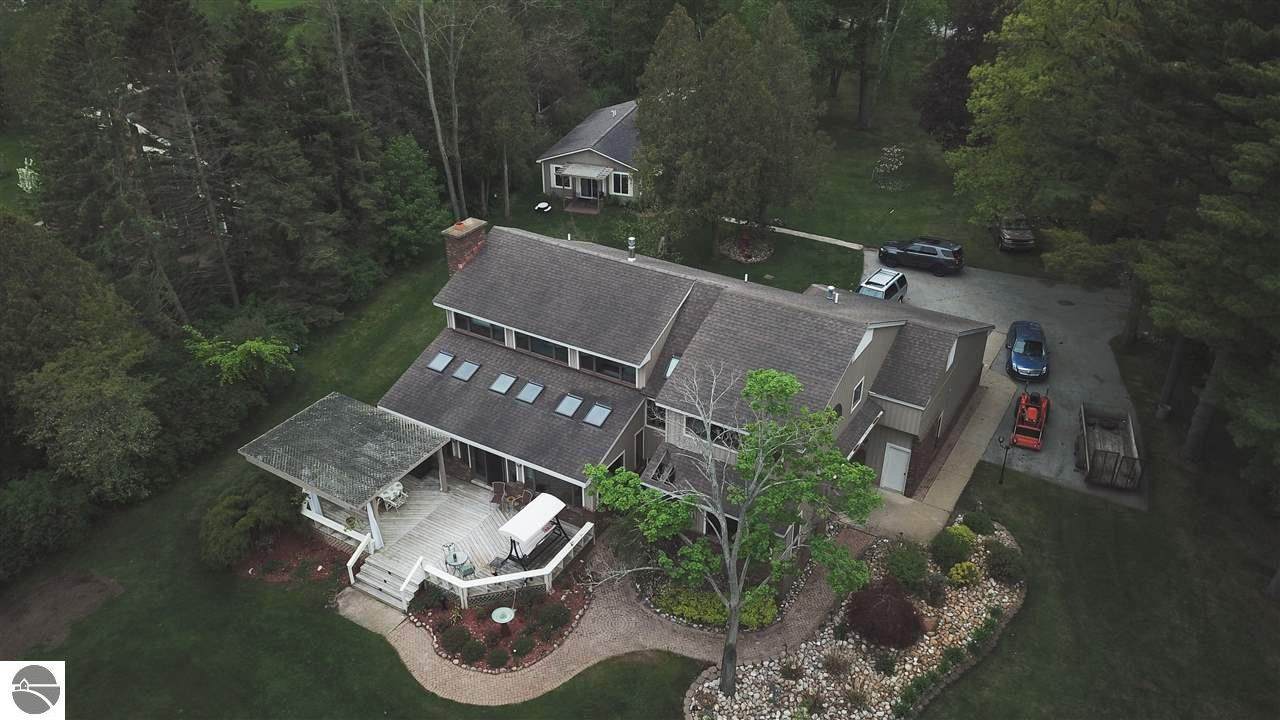1005 Bay Drive - Photo 1