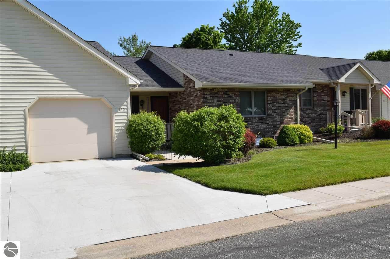 320 Applewood Lane - Photo 1